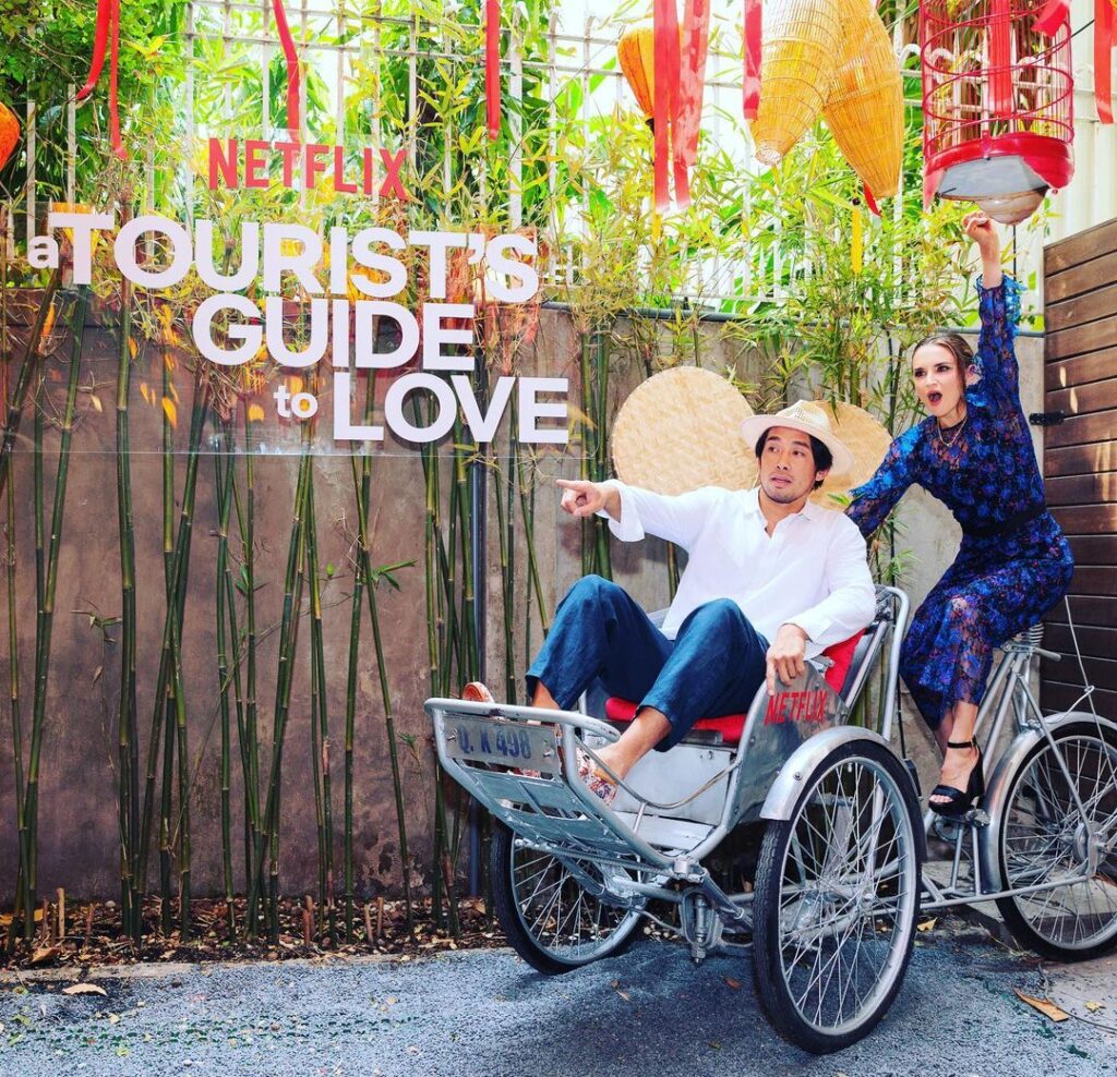 Review A Tourist's Guide To Love: Manisnya Cinta Bersemi di Vietnam, Rachael Leigh Cook Awet Muda!