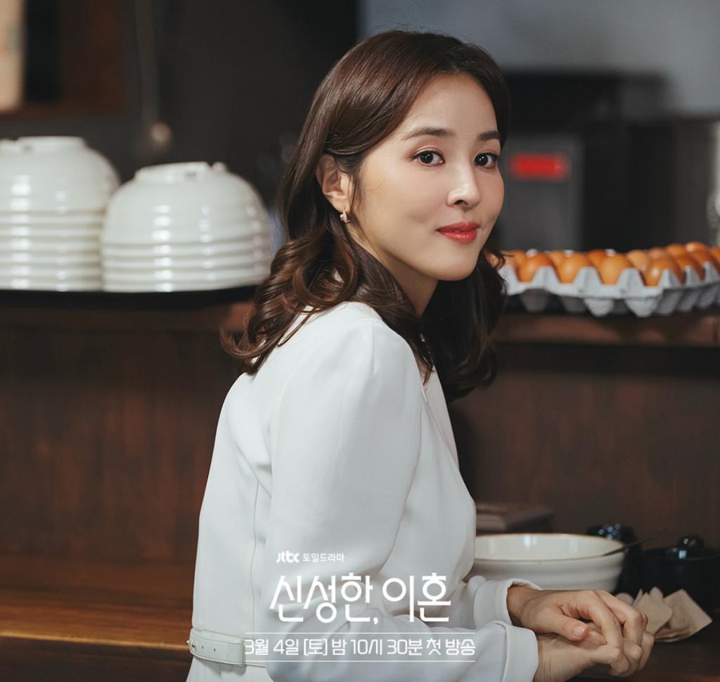 Divorce Attorney Shin Episode 2: Han Hye Jin Menangkan Kasus Dibantu Cho Seung Woo