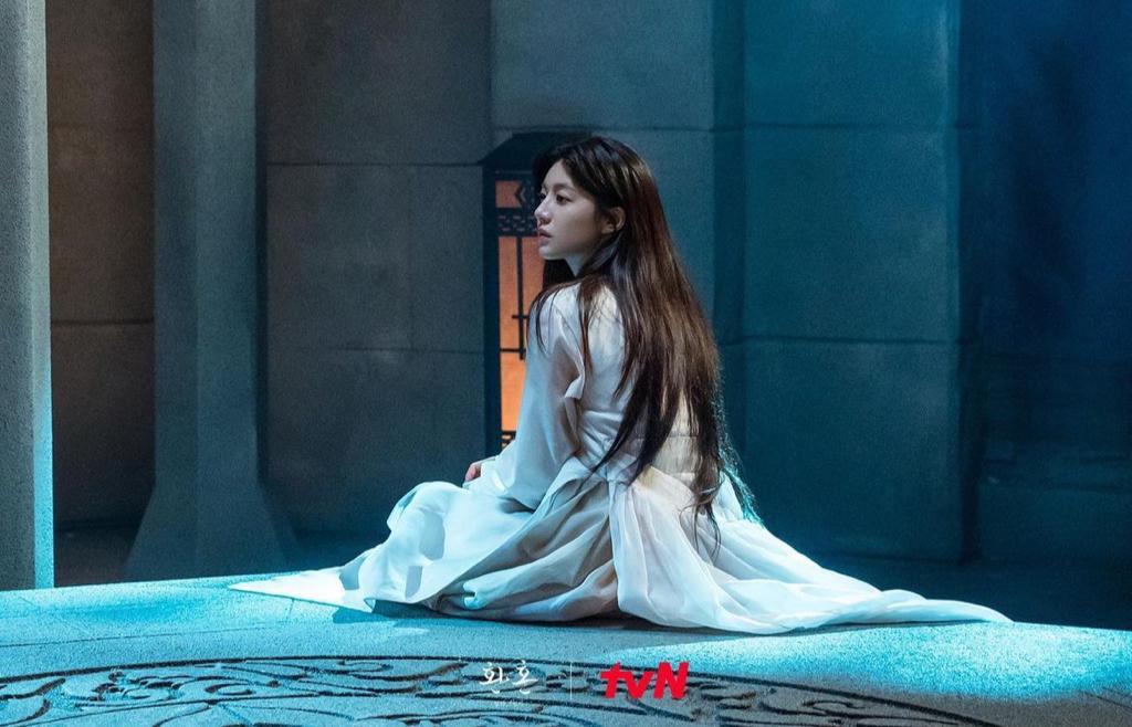 5 Momen Ikonik Go Yoon Jung di Drama Korea Alchemy of Souls Part 2