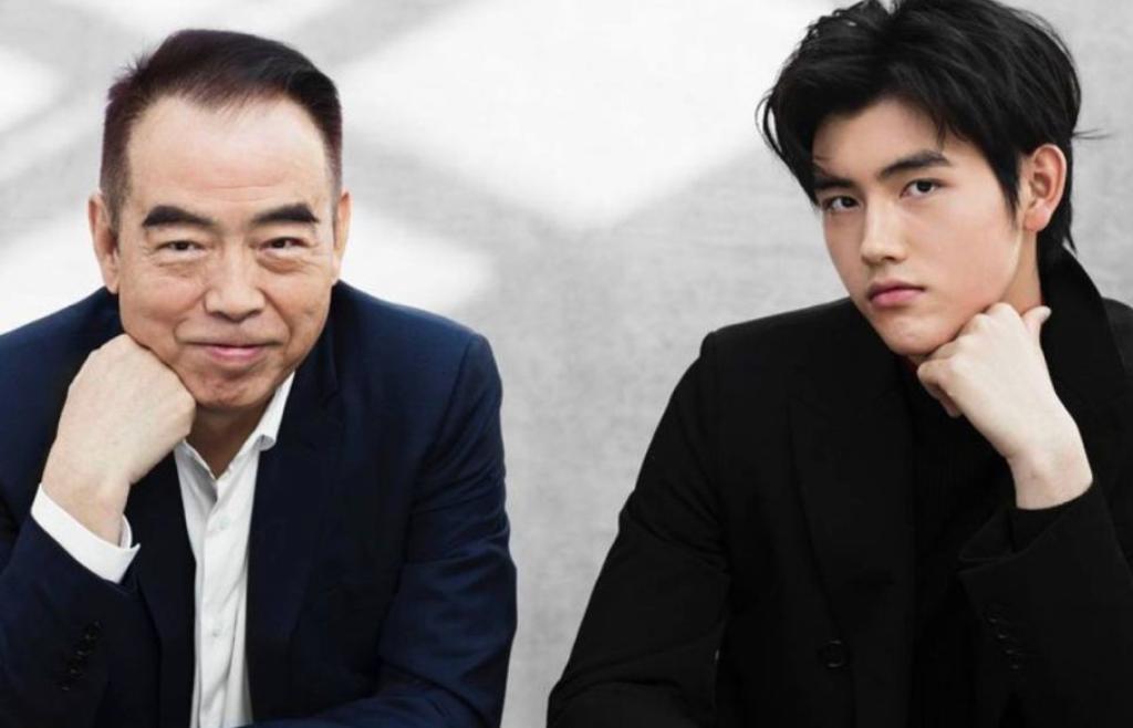 Chen Feiyu (kanan) dan sang ayah Chen Kaige / Kredit; Weibo