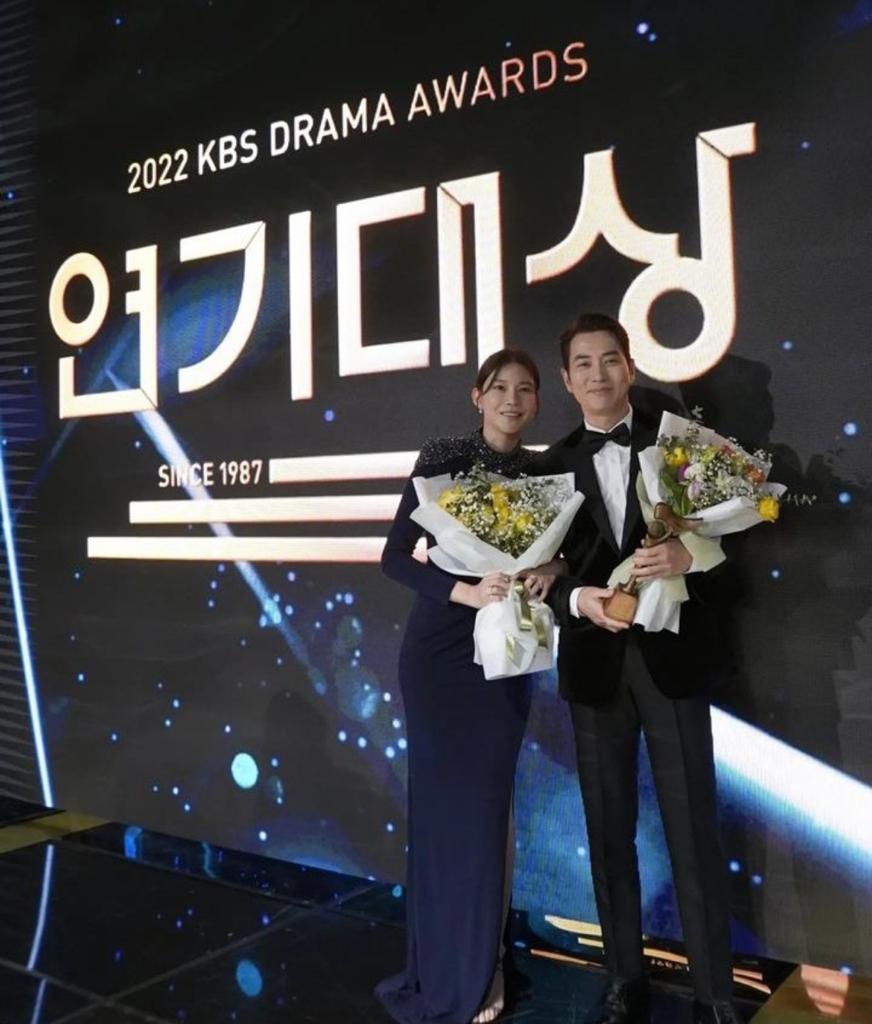 Daftar Pemenang KBS Drama Awards 2022: Lee Seung Gi dan Joo Sang Wook Raih Daesang!