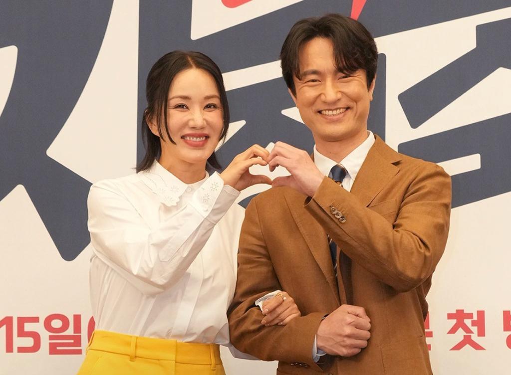 Jadi Suami Peselingkuh, Kim Byung Chul Viral Berkat Aktingnya yang Jenius di Doctor Cha